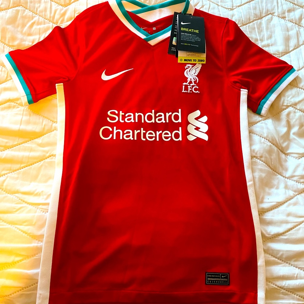 NIKE 20/21 Liverpool FC Kids home jersey. 2 available!